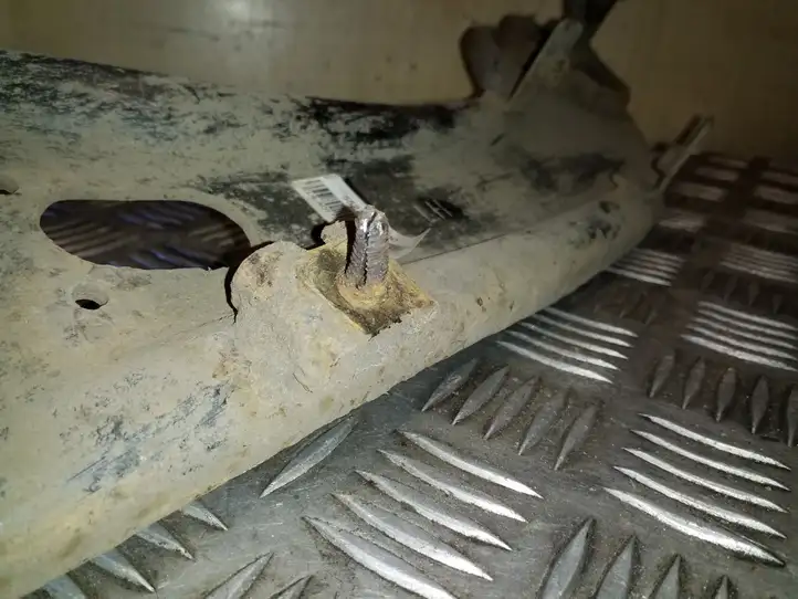 Hyundai ix35 (2009 - 2013)  552703U100 Вилы