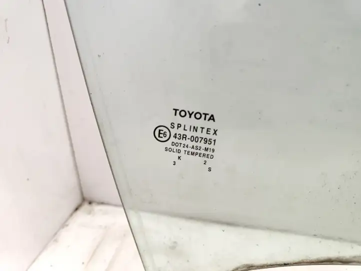 Toyota Corolla E120 E130 (2004 - 2007) 43R007951 Стекло передней двери — фото 6