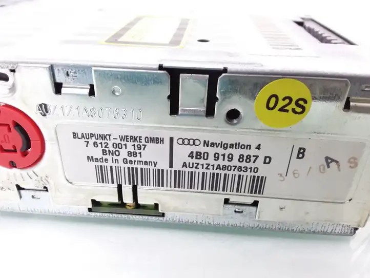 Audi A4 (2000 - 2006)  4B0919887D Считывающее устройство CD/DVD навигации (GPS)