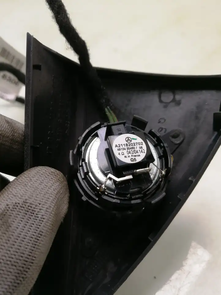 Mercedes-Benz E W211   A2118202702 Громкоговоритель (громкоговорители) высокой частоты в передних дверях