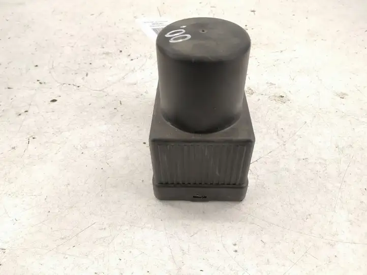 Mercedes-Benz C W203 (2000 - 2007)   Вакуумный насос центрально замка