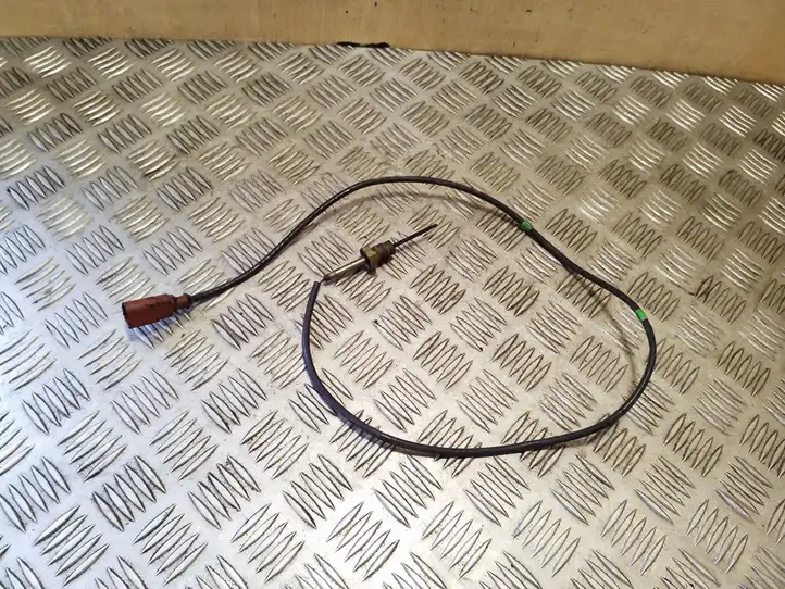 Volkswagen PASSAT B8 (2015 - )  04L906088DB Датчик температуры выхлопного газа