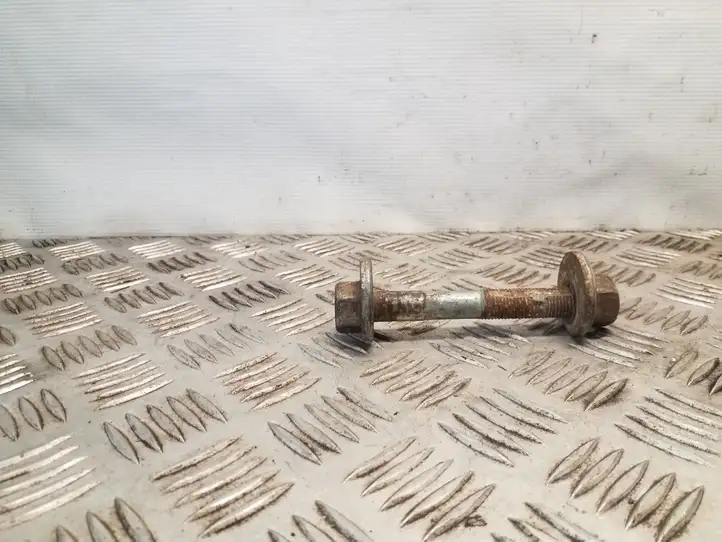 Volkswagen Touareg I (2002 - 2010)   Болт развал - схождения