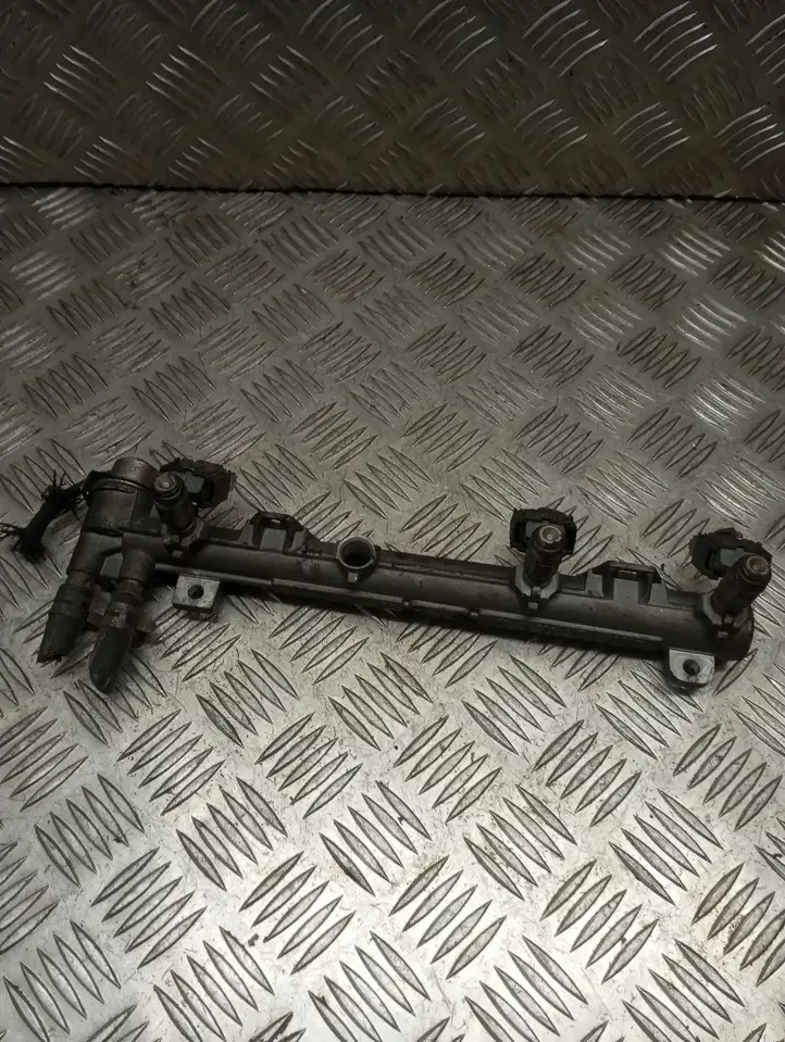 Seat Leon (1M) (1998 - 2006) 036133319AK Магистральная топливная трубка — фото 2