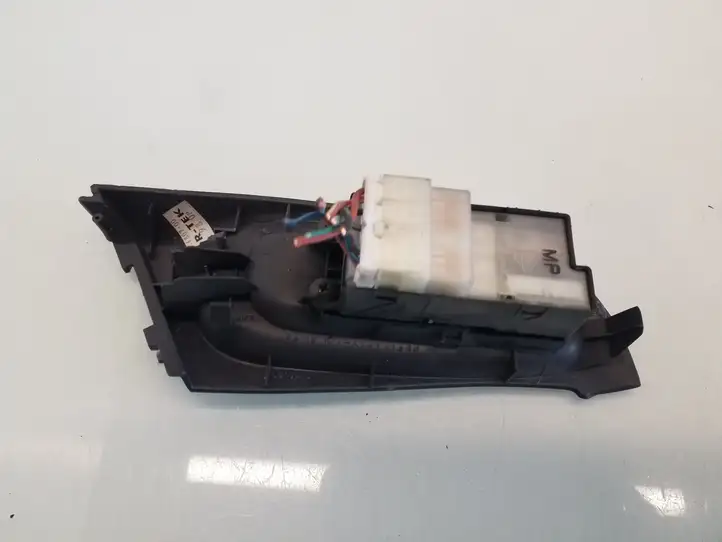 Nissan Almera N16 (2000 - 2010) Блок кнопок стеклоподъемников — фото 3