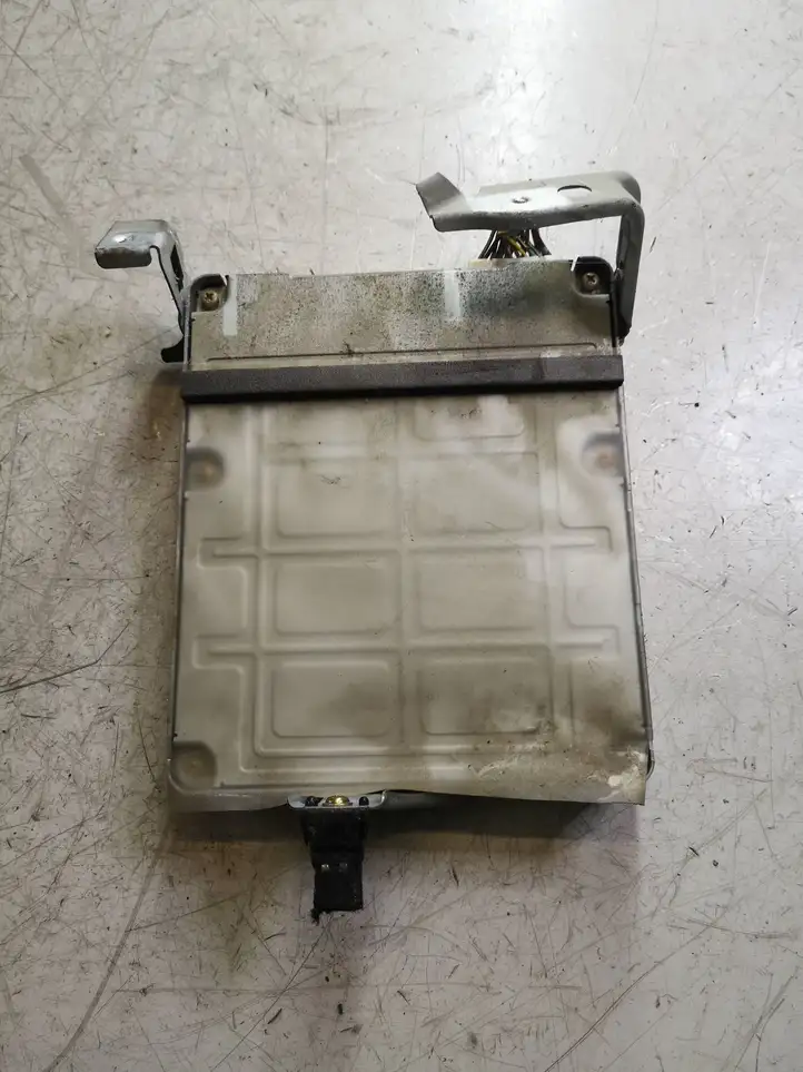 Toyota Yaris Verso (1999 - 2005) 8966152280 Блок управления двигателем (ЭБУ) — фото 2