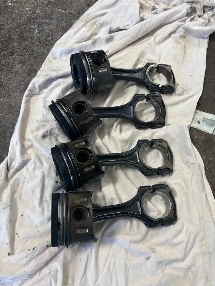 Mercedes-Benz C W204 (2007 - 2014) a646811 Поршень с шатуном — фото 1