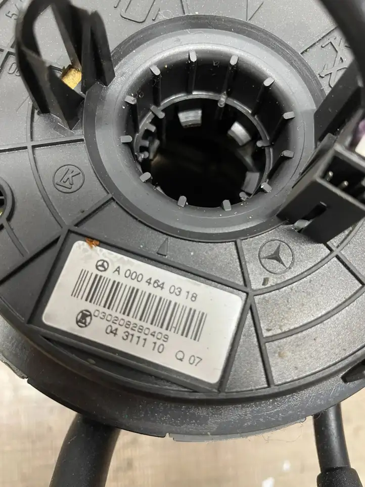 Mercedes-Benz C W203 (2000 - 2007) A0004640318 Контактное кольцо SRS — фото 3