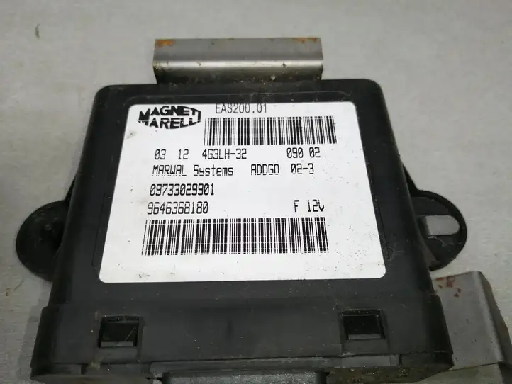 Peugeot 307 CC (2001 - 2005) 9646368180 Блок управления топливным насосом — фото 3