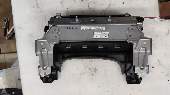 Mitsubishi Outlander (2018 - 2021) 7030A31754 Коленная подушка безопасности — фото 3