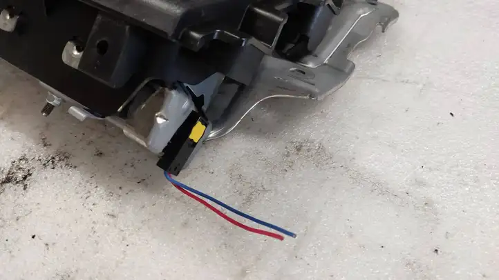 Mitsubishi Outlander (2018 - 2021) 7030A31754 Коленная подушка безопасности — фото 5