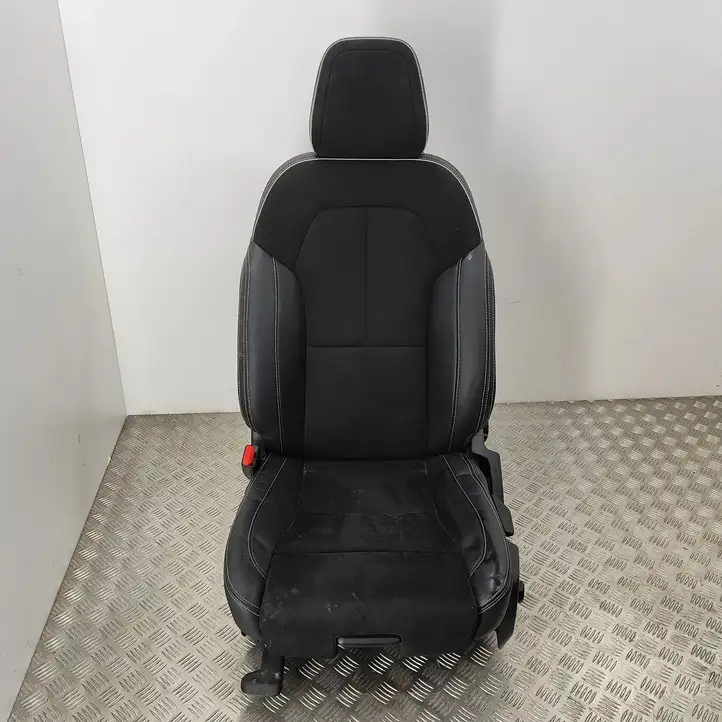 Volvo XC40 (2017 - ) 31407710 Комплект салона — фото 6