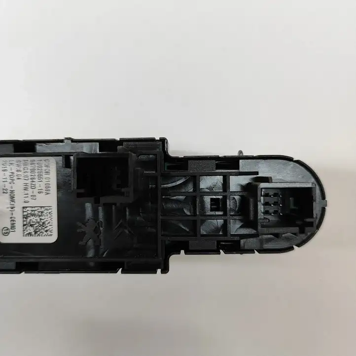 Peugeot 208 (2019 - ) 98788264ZD Кнопка стеклоподъемников — фото 7