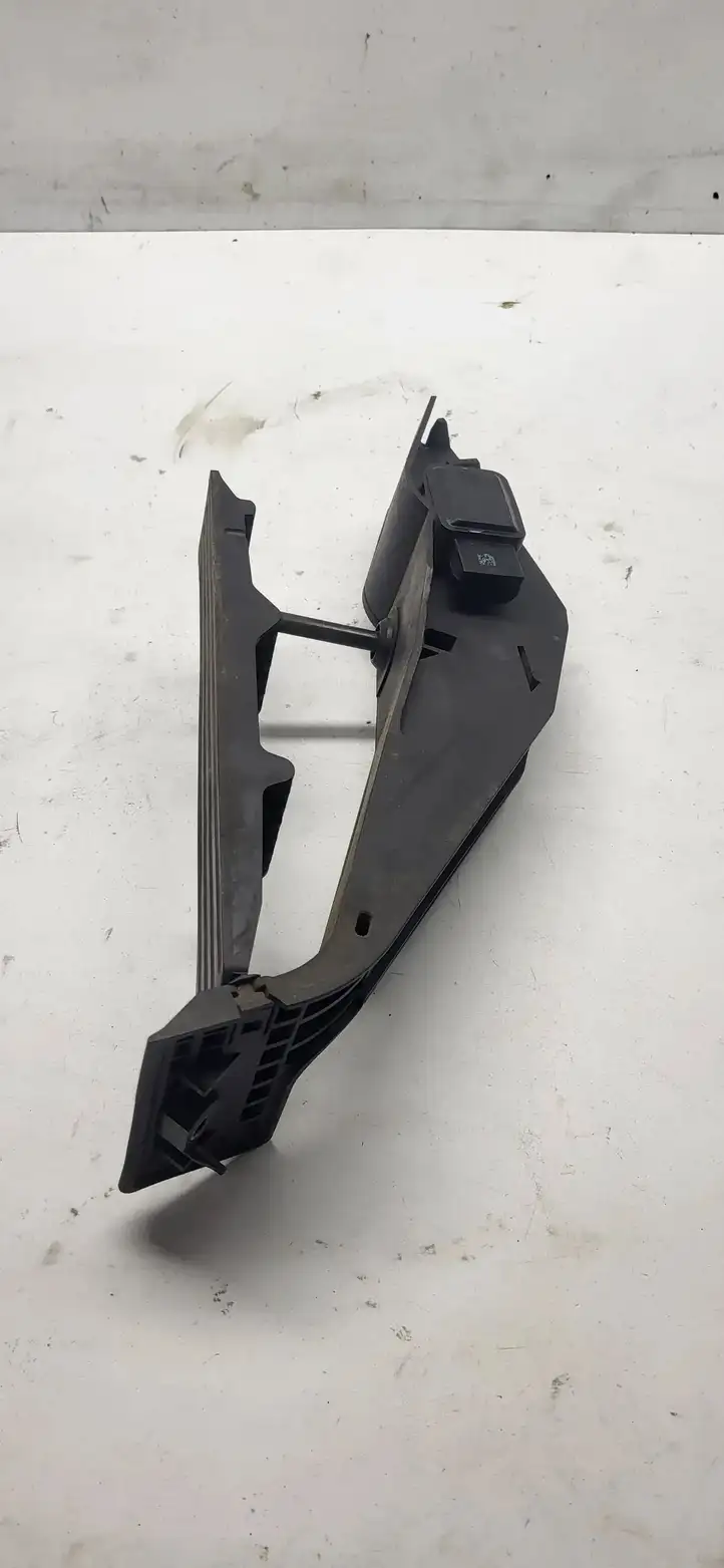 BMW 7 E65 E66 (2001 - 2008) 6766930 Педаль акселератора — фото 2