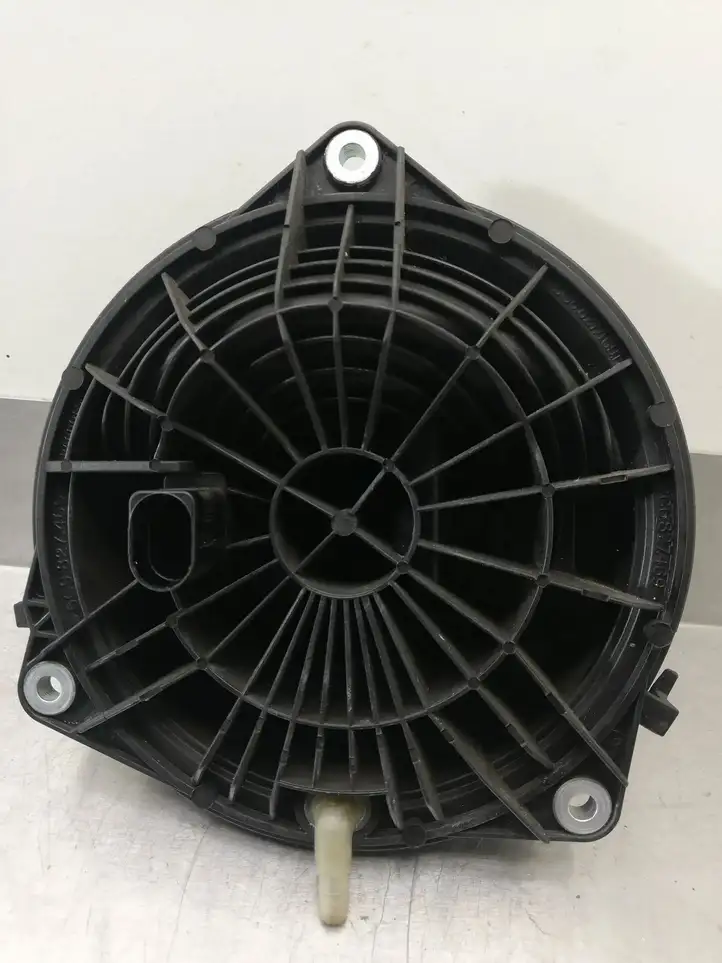 Volkswagen Polo VI (2015 - 2019) 2G6827469 Ручка крышки багажника — фото 2