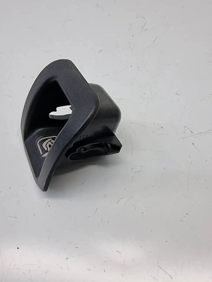 Mercedes-Benz CLA C117,X117,W117 (2013 - 2019) A1179230000 Заглушка ISOFIX — фото 3