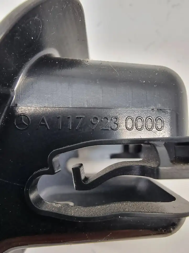Mercedes-Benz CLA C117,X117,W117 (2013 - 2019) A1179230000 Заглушка ISOFIX — фото 5