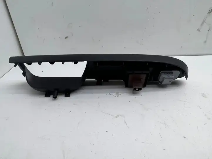 Volkswagen PASSAT B6 (2005 - 2010) 1K3959857A Блок кнопок стеклоподъемников — фото 3