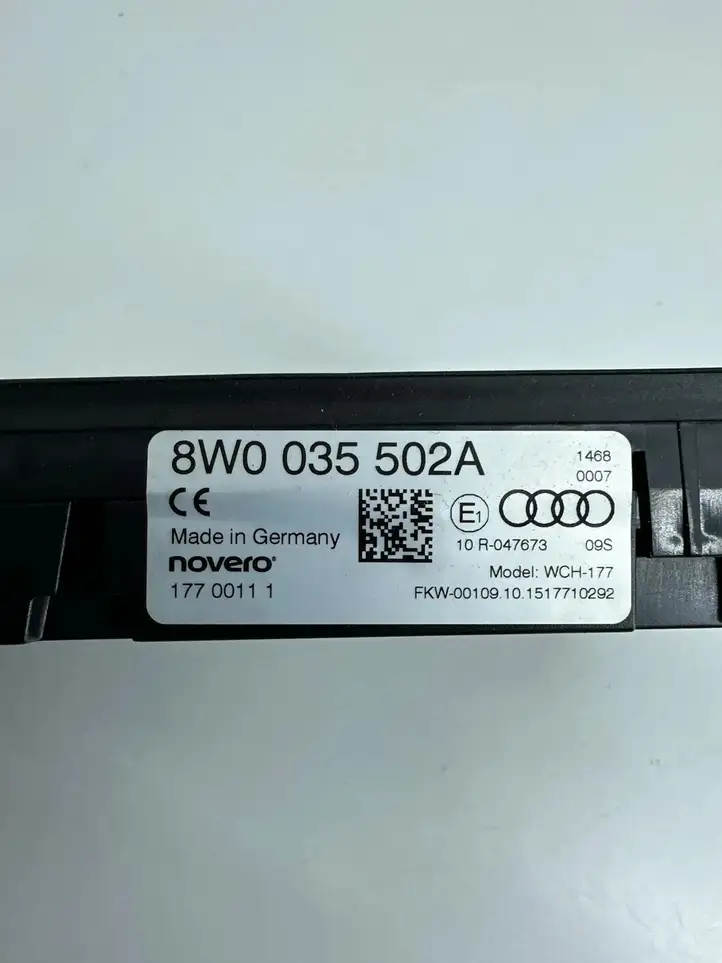 Audi A4 S4 B9 (2015 - 2019) 8W0035502A Модуль беспроводной зарядки — фото 2