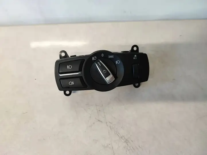 BMW X3 F25 (2010 - 2017) 9192744 Включатель фонарей — фото 1