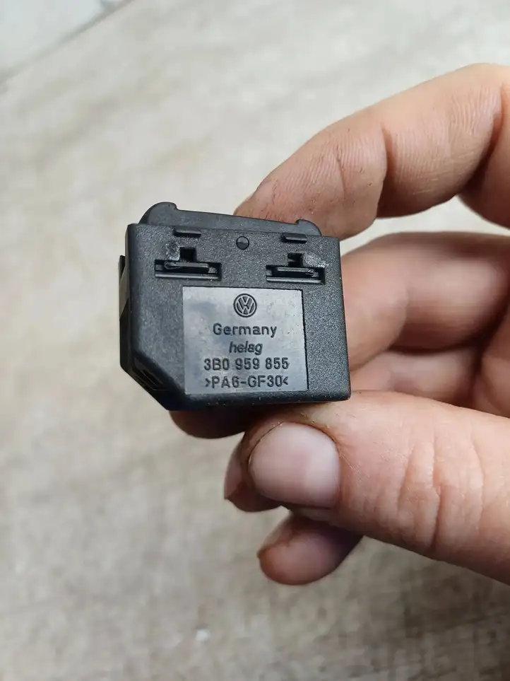 Volkswagen PASSAT B5 (1997 - 2000) 3B0959855 Кнопка стеклоподъемников — фото 4