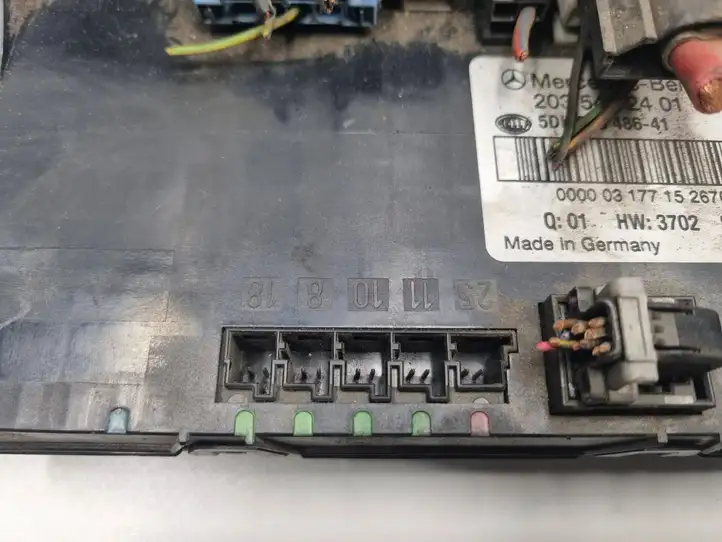 Mercedes-Benz C W203 (2000 - 2007) A2035452401 Блок SAM — фото 6
