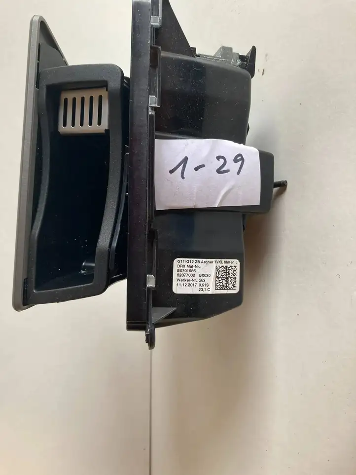 BMW 7 G11 G12 (2015 - 2022) 7398885 Дверная пепельница — фото 2