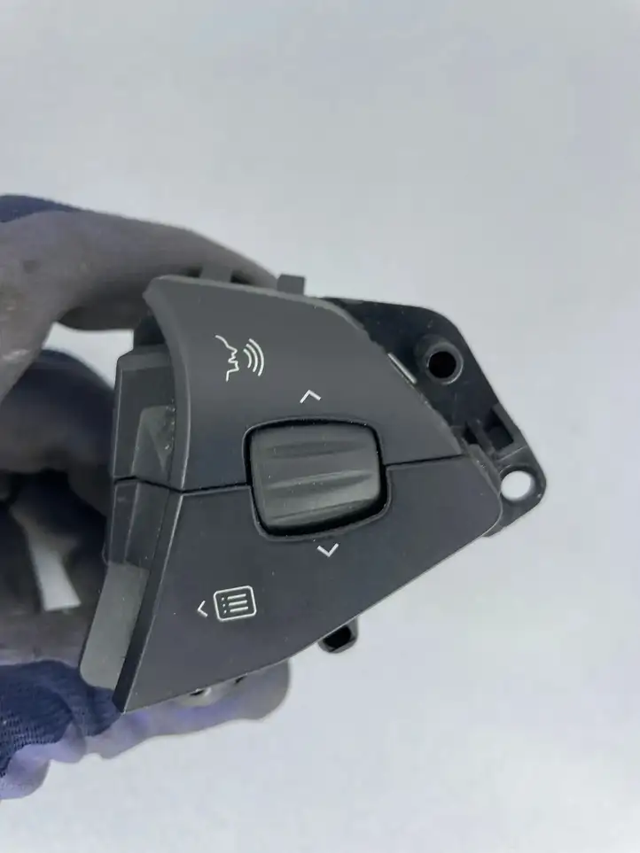 Tesla Model S (2012 - 2016) 101324200B Кнопки на рулевом колесе — фото 3