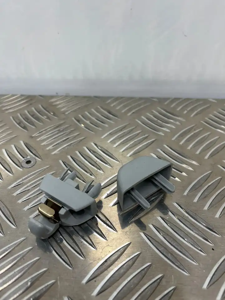 Audi A6 C7 (2011 - 2014) 4F0857561 Крепление солнцезащитного козырька — фото 1
