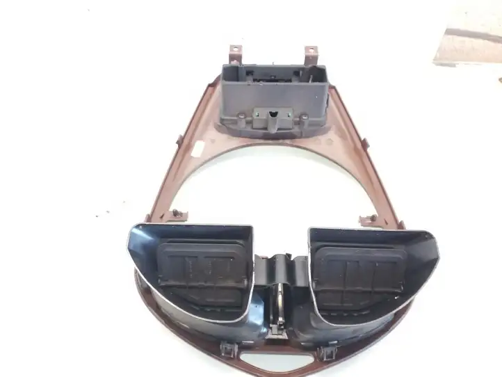 Citroen C5 (2001 - 2004) 9632608577 Центральный воздушный дефлектор — фото 2