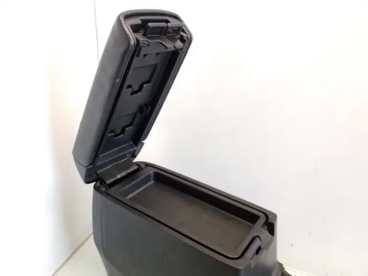 Honda Accord (2003 - 2007) Подлокотник — фото 3
