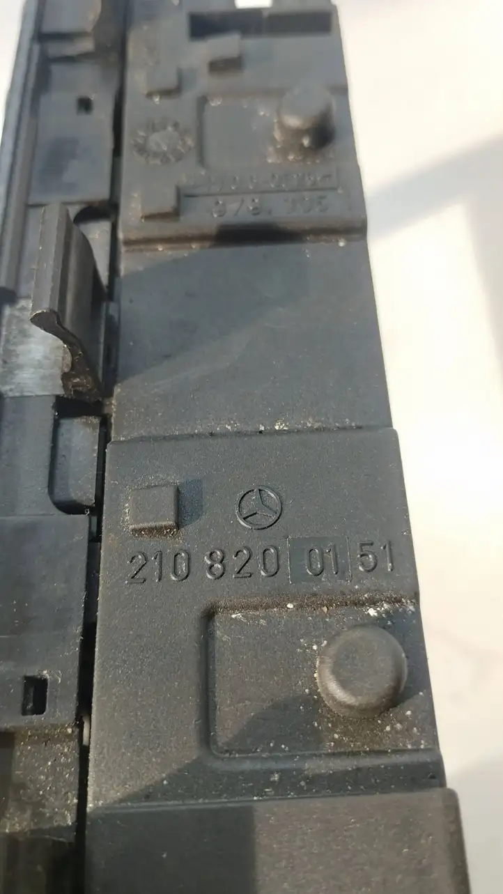 Mercedes-Benz CLK A208 (1997 - 2002) 2108200151 Включатель обогрева — фото 2
