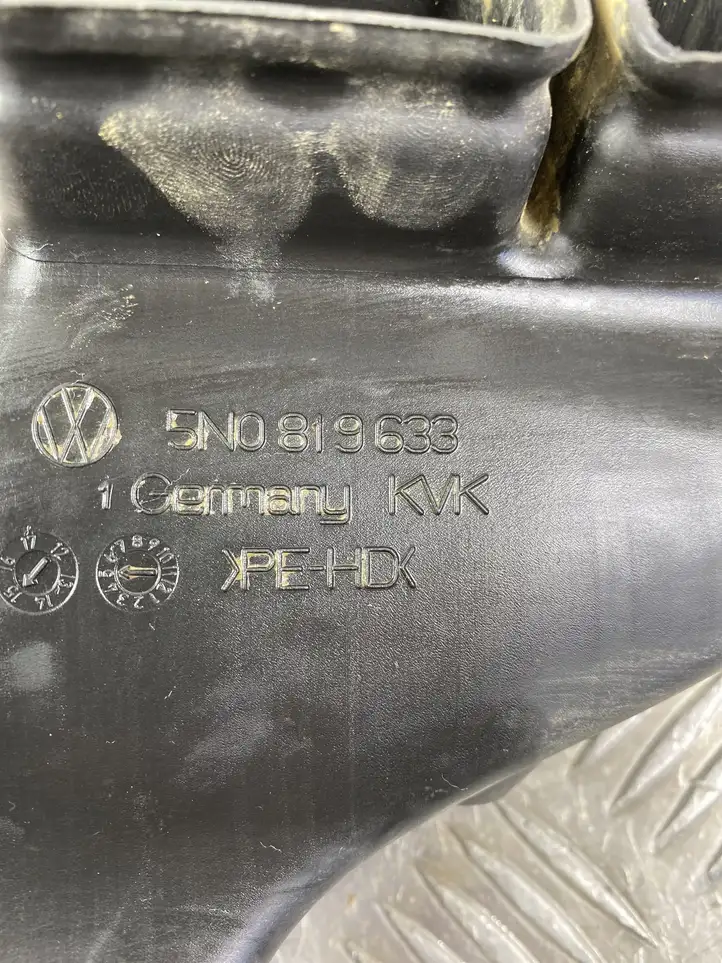 Volkswagen Tiguan (2011 - 2016) 5N0819633 Детали воздухозаборника — фото 3