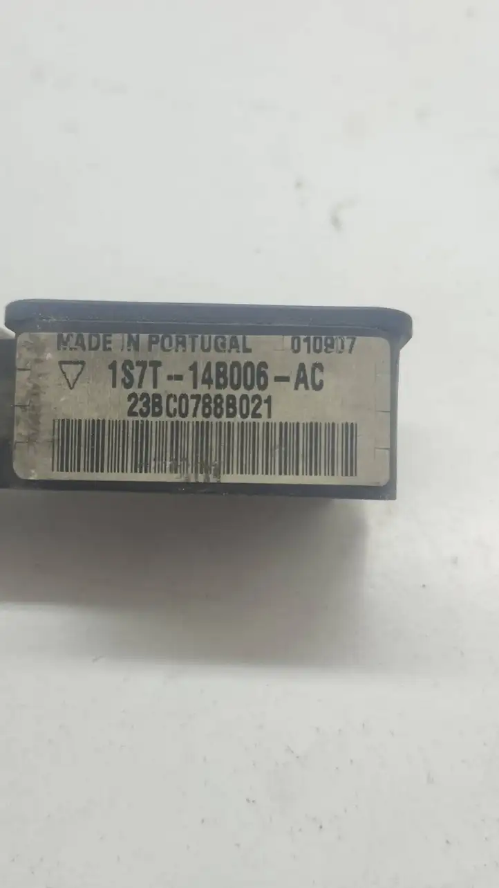 Ford Mondeo Mk III (2000 - 2007) 1S7T14B006AC Датчик удара SRS — фото 2