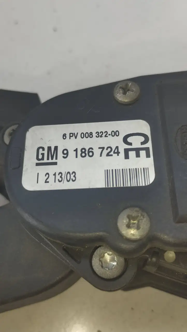 Opel Signum (2002 - 2008) 9186724 Педаль акселератора — фото 3