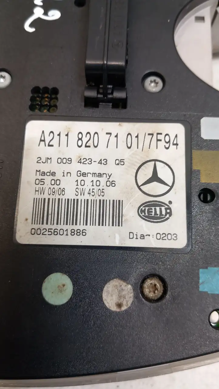 Mercedes-Benz E W211 (2002 - 2009) A2118207101 Передняя подсветка — фото 4