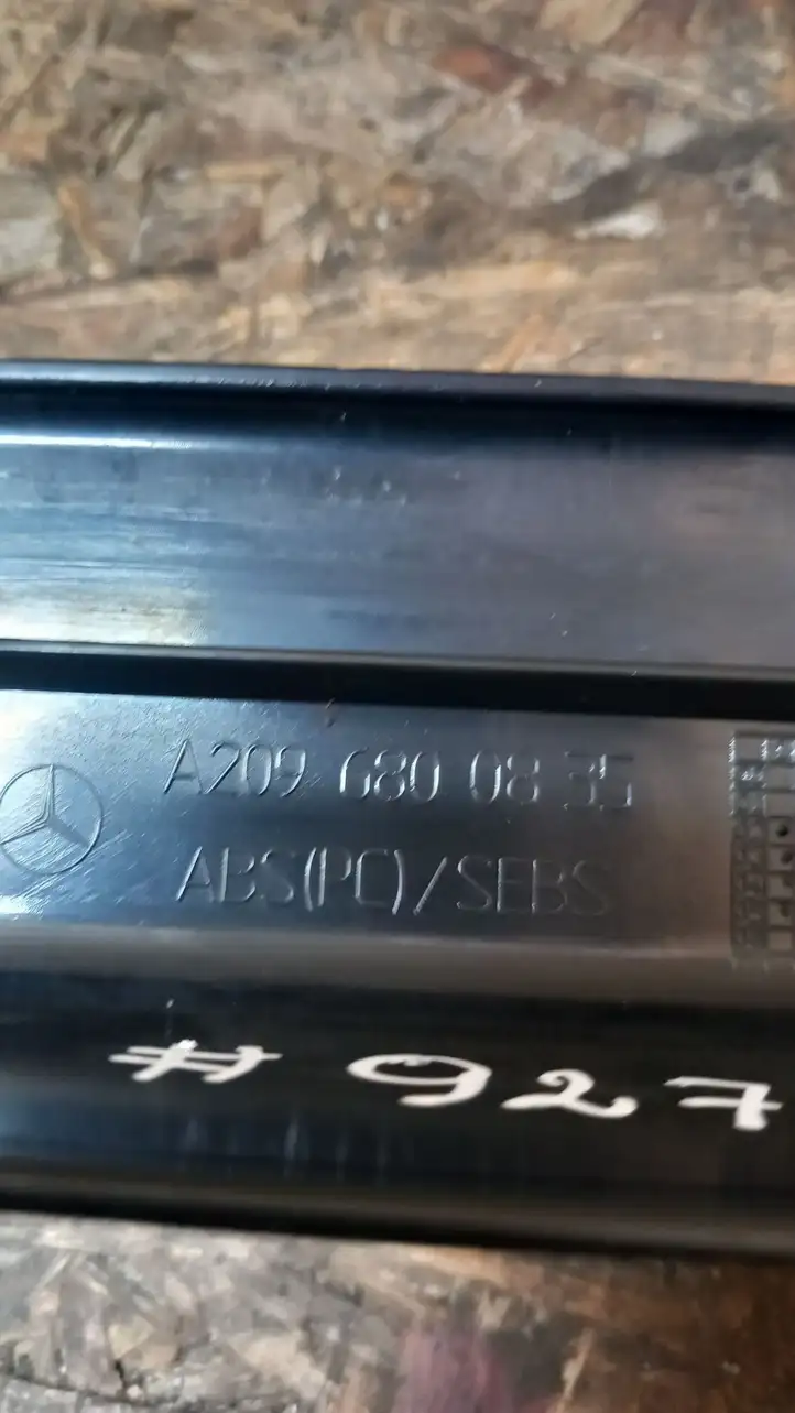 Mercedes-Benz CLK A209,C209 (2002 - 2009) A2096800835 Внутренняя отделка переднего порога — фото 2