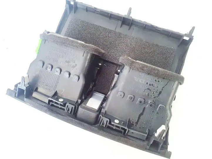 Honda CR-V (2006 - 2009) 77610swaa0 Центральный воздушный дефлектор — фото 2