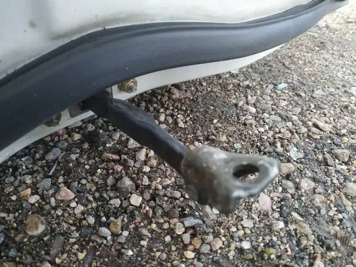 Toyota Corolla Verso AR10 (2004 - 2009) Ограничитель двери — фото 2