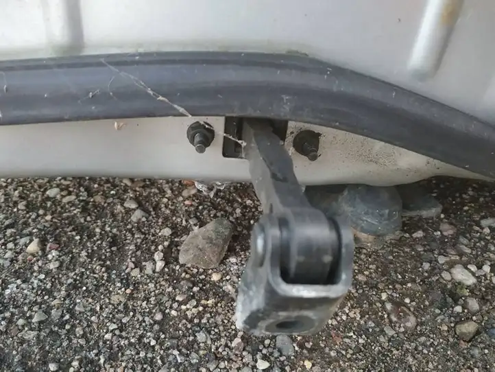 Toyota Avensis T250 (2006 - 2009) Ограничитель двери — фото 2