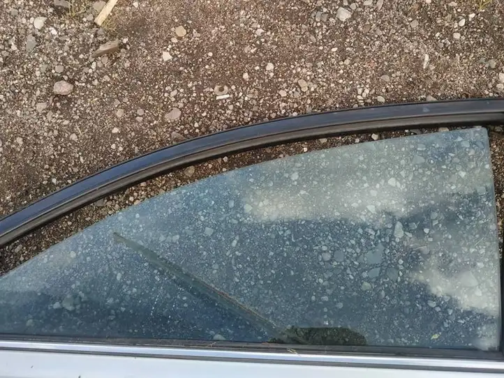 Toyota Avensis T250 (2006 - 2009) Стекло передней двери — фото 1