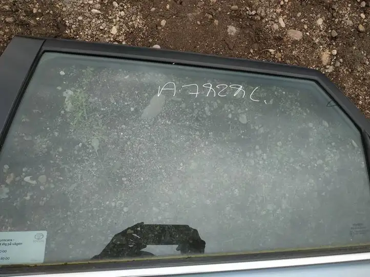 Toyota Auris E180 (2012 - 2018) Стекло задней двери — фото 1