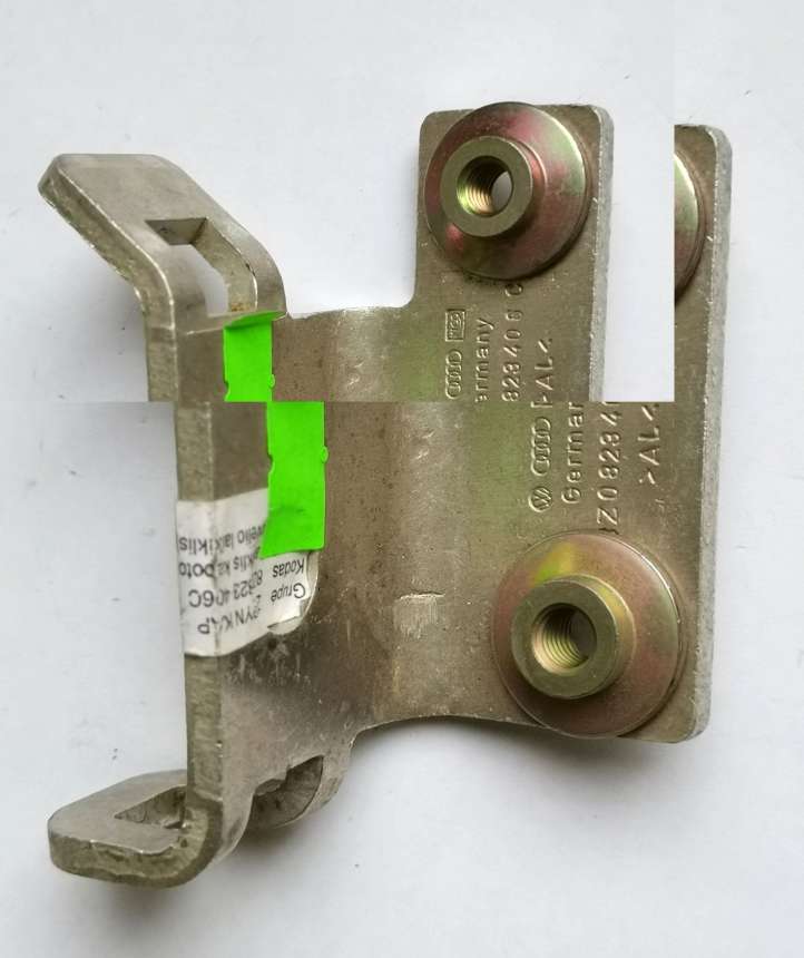 Audi A2 (1999 - 2007)  8Z0823406C Накладка замка капота