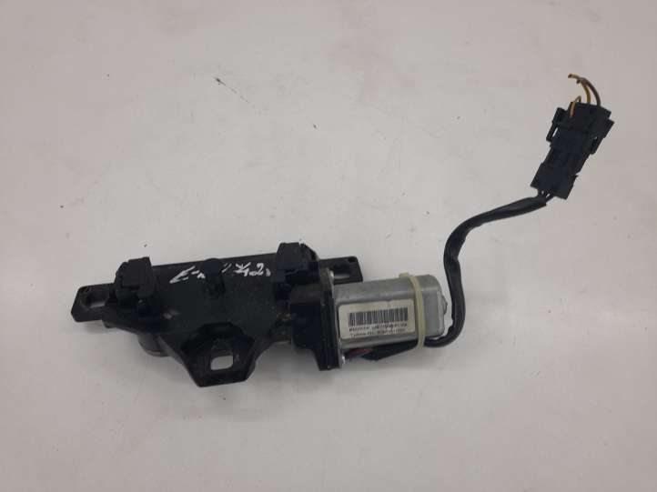 BMW 5 E60 E61 (2004 - 2010)  7129931 Притягиватель задней крышки