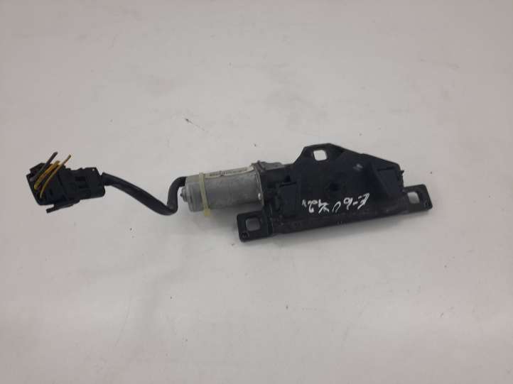 BMW 5 E60 E61 (2004 - 2010)  7129931 Притягиватель задней крышки
