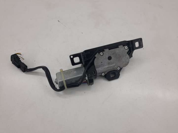 BMW 5 E60 E61 (2004 - 2010)  7129931 Притягиватель задней крышки