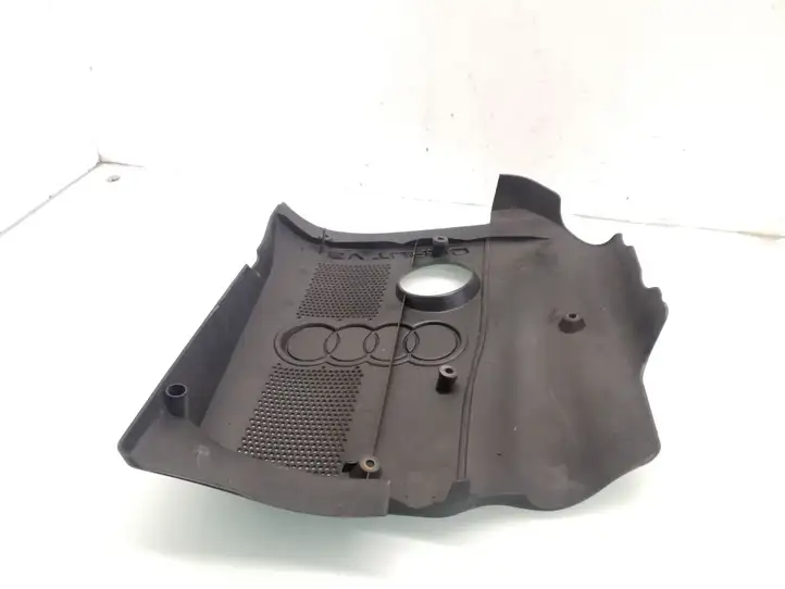 Audi A4 S4 B6 8E 8H (2000 - 2006) 058103724E Крышка двигателя декоративная — фото 2