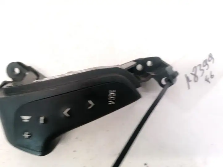 Toyota Avensis T250 (2003 - 2006) 75B070 Кнопки на рулевом колесе — фото 2