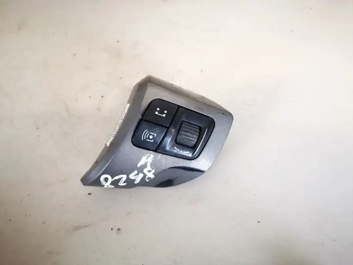 Opel Zafira B (2003 - 2006) 13208858 Кнопки на рулевом колесе — фото 1