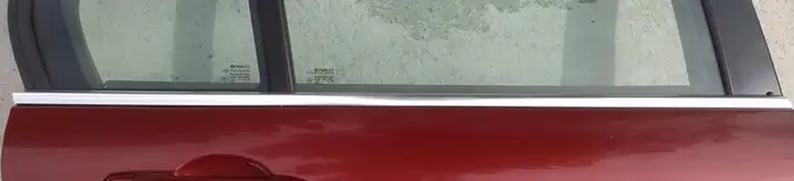 Renault Laguna III (2007 - 2015) Накладка стекла задней двери — фото 1